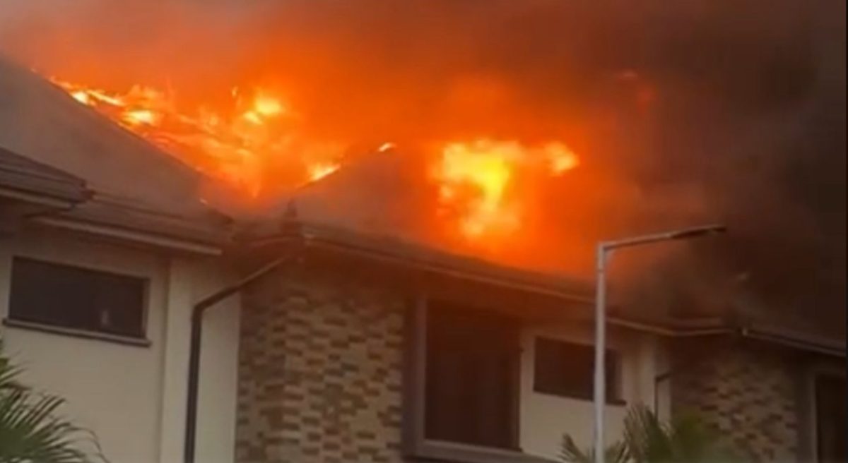 Fire at Katani Villas on Mombasa Road. PHOTO/Screengrab by K24 Digital