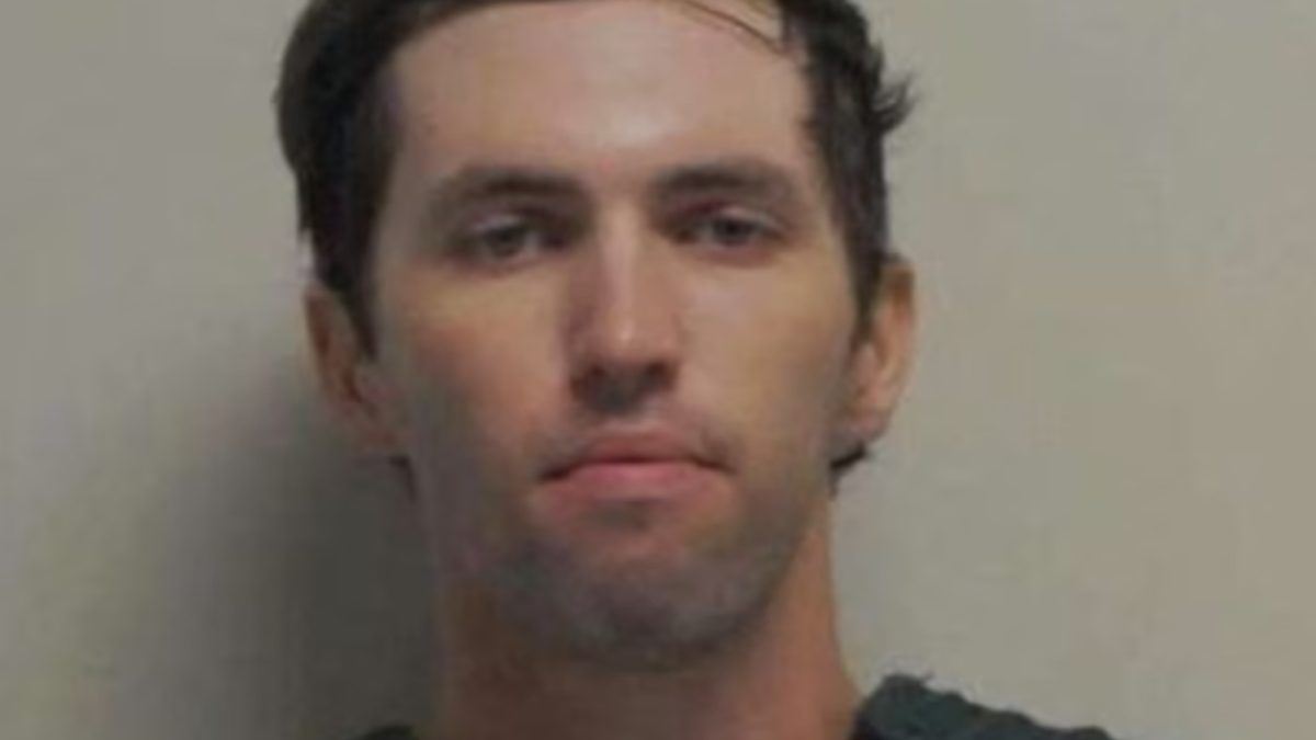 FBI: Robinson left threat note against Kirk, DNA links him to scene