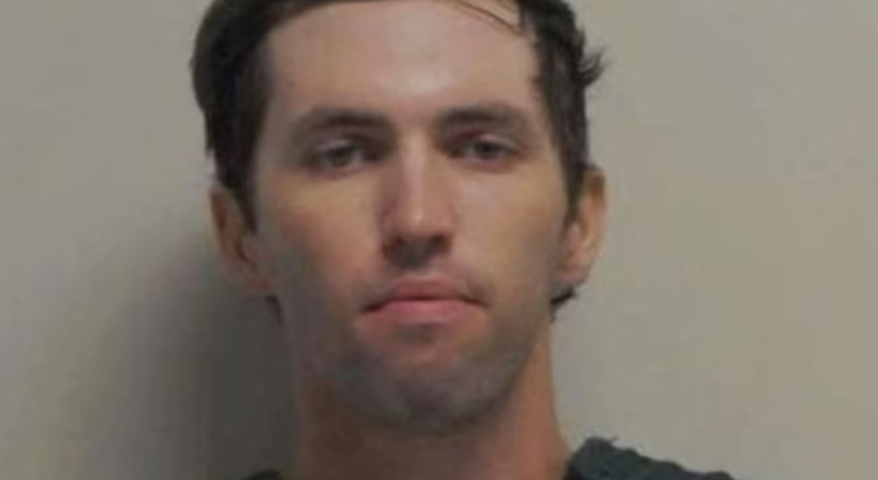 FBI: Robinson left threat note against Kirk, DNA links him to scene