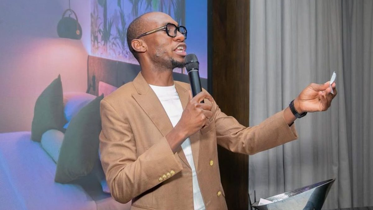 ‘Go back to the Bible’ – Dr Ofweneke calls out gospel musicians over trend-driven music