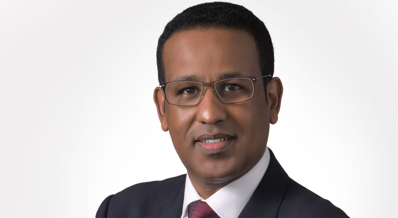Somali ambassador apologises after youths caught disrespecting Kenyan flag