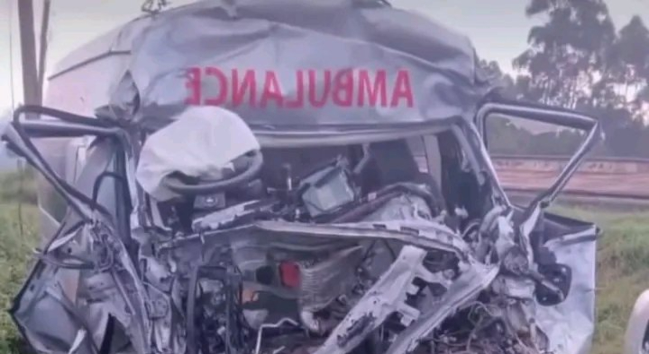 Scores feared dead as ambulance crashes along Nairobi-Nakuru Highway