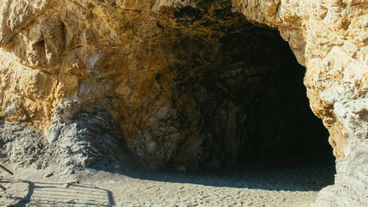 Mom and daughters who made global headlines for living in a cave returned to her country