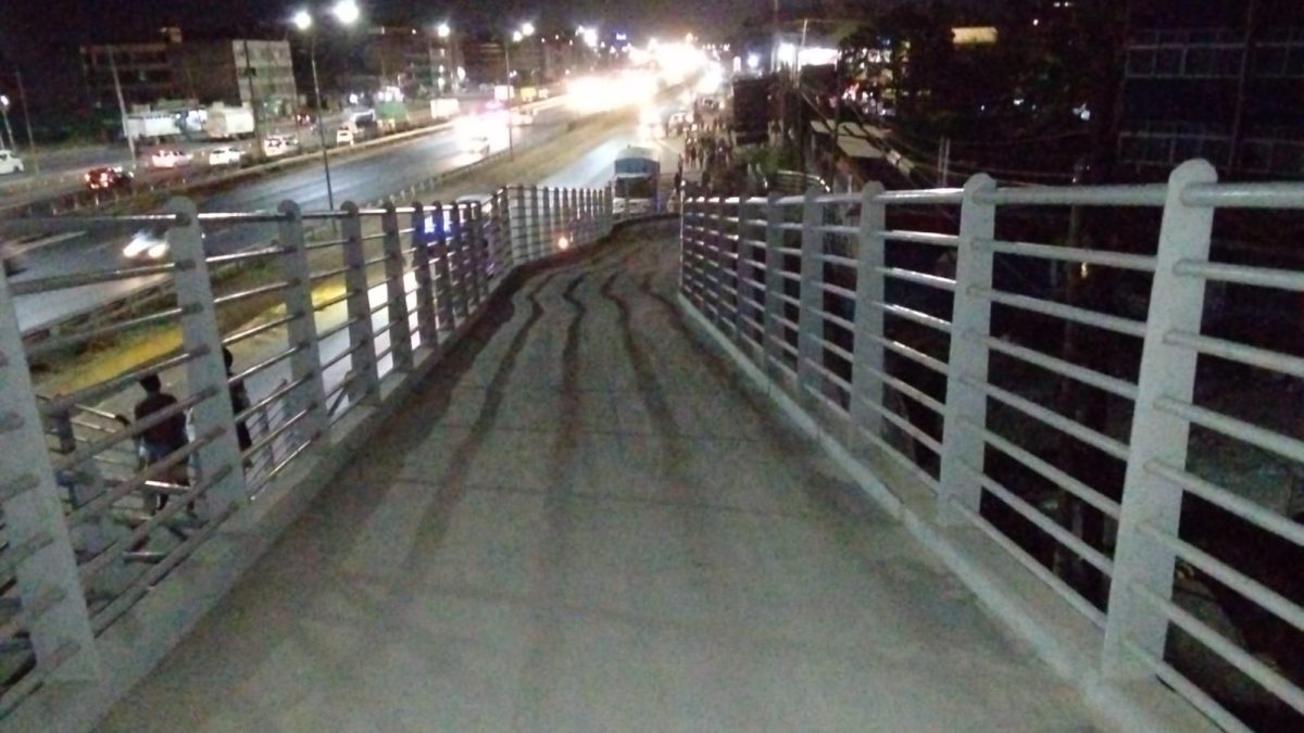 KeNHA set to clear hawkers and street families from footbridges for security reasons