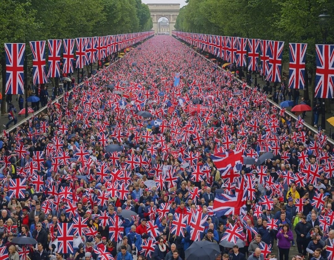 Over 100K protesters scuffle with police as they storm London streets