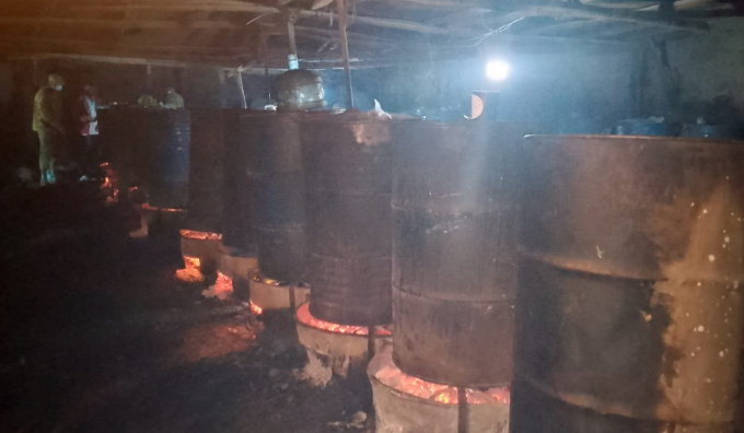3 nabbed as NACADA raids Kawangware in operation against illicit brew