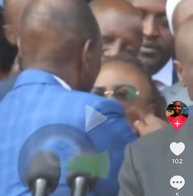 President William Ruto pinching Gloria Orwoba. PHOTO/Screengrab by K24 Digital from video posted on TikTok by Tonny Prince 254