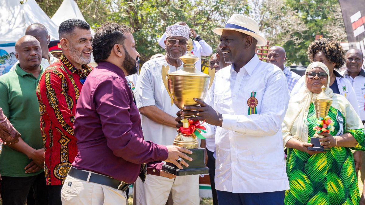 PHOTOS: See how Ruto graces Mombasa ASK Show, interacts with pupils and residents