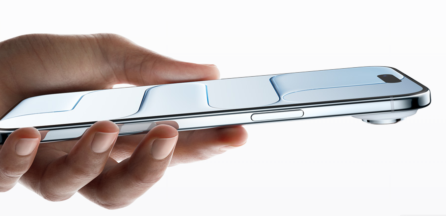 Apple holds down new iPhone prices amid threats from Trump