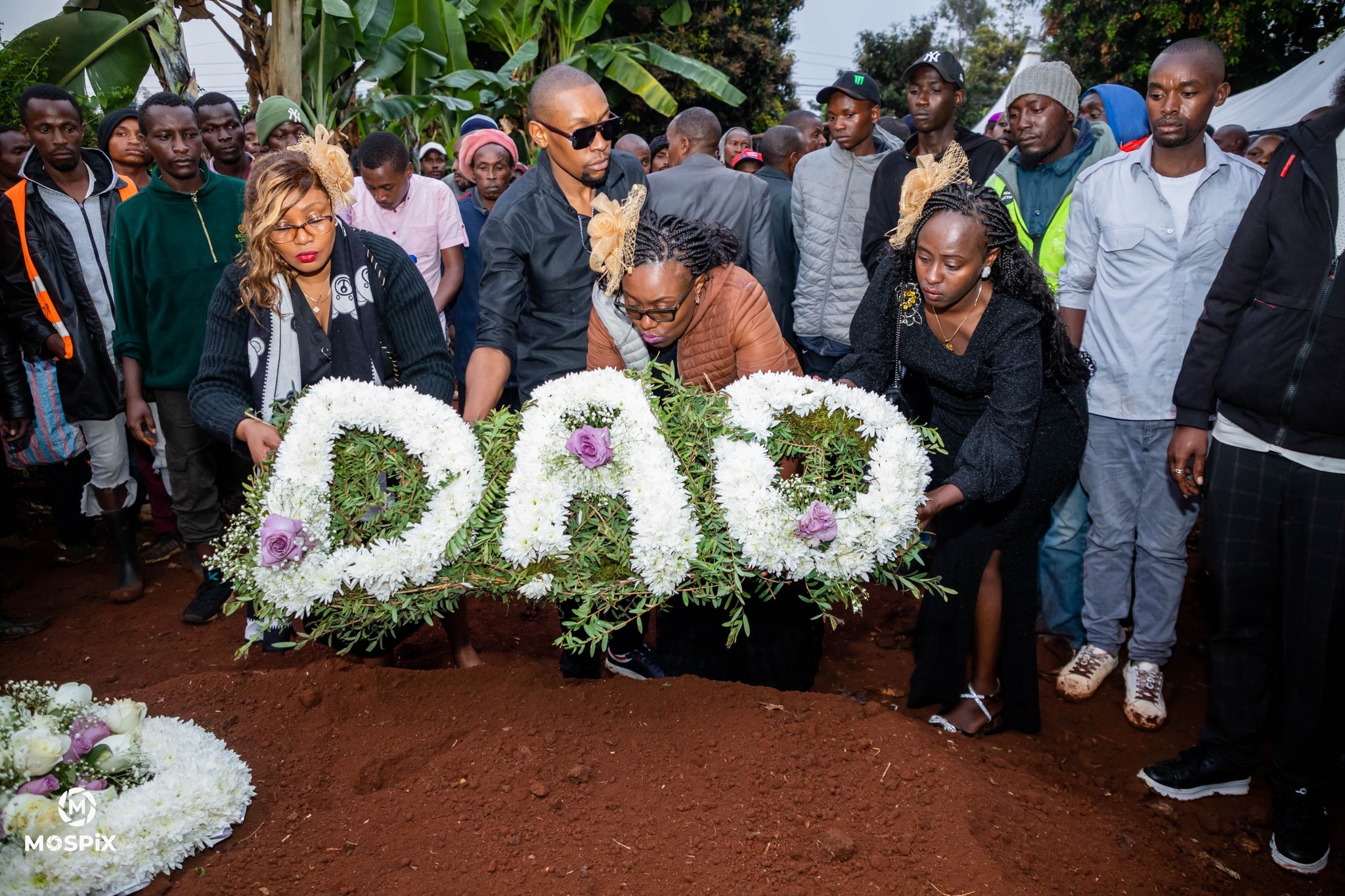 Gospel singer Loise Kim buries father in emotional ceremony