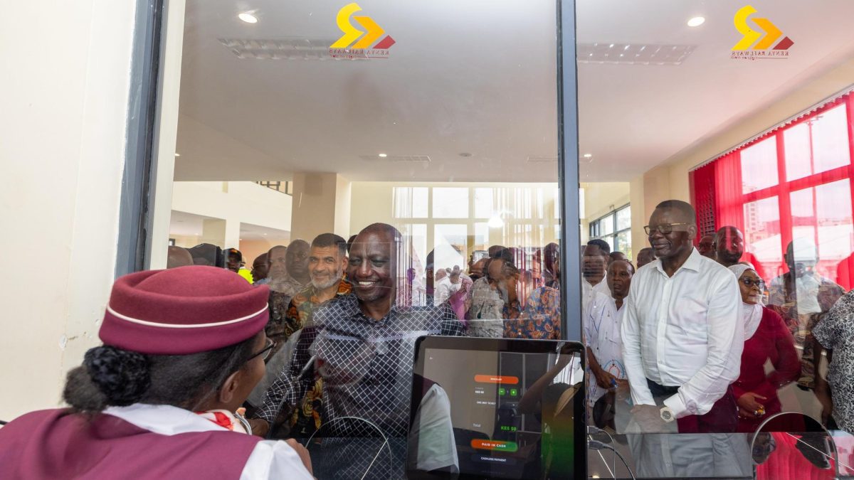 Ruto discloses what Kenyans will pay to use train linking SGR Terminus and Mombasa CBD