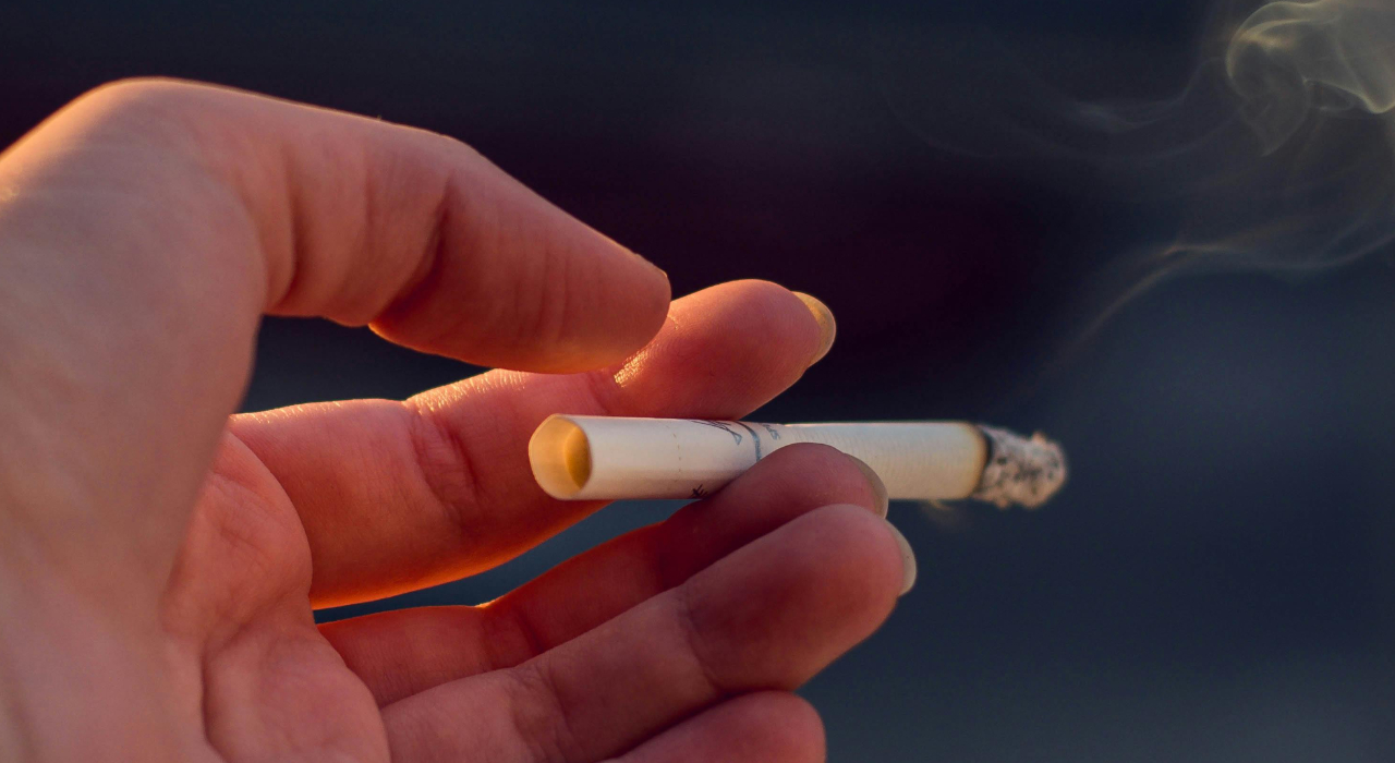 Quitting smoking in middle age lowers dementia risk to that of a non-smoker