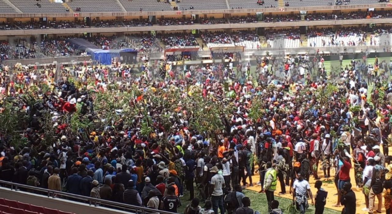 Raila Odinga’s body arrives at Kasarani for viewing
