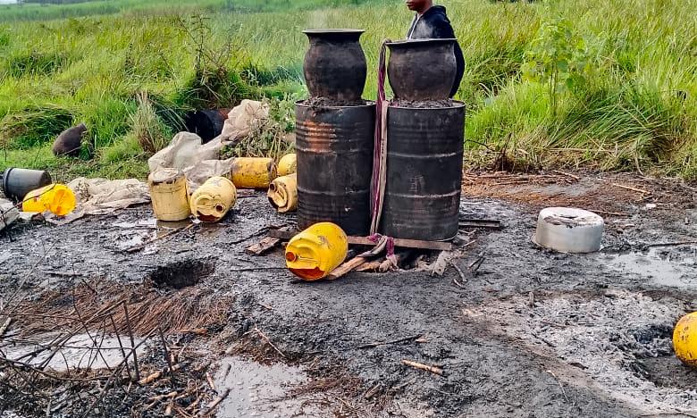 Kisumu crackdown: Police dismantle Kangara factories, pour out 3,000 litres