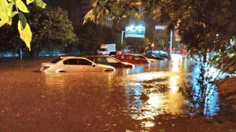 9 people killed in flash floods