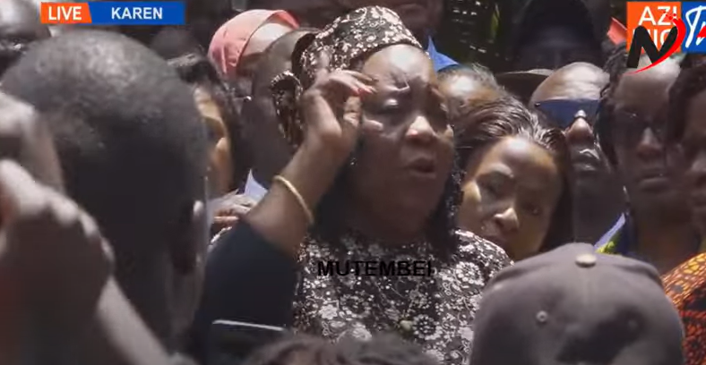 Emotional crowd floods Raila’s Karen home, overwhelm Ida as she tries to speak