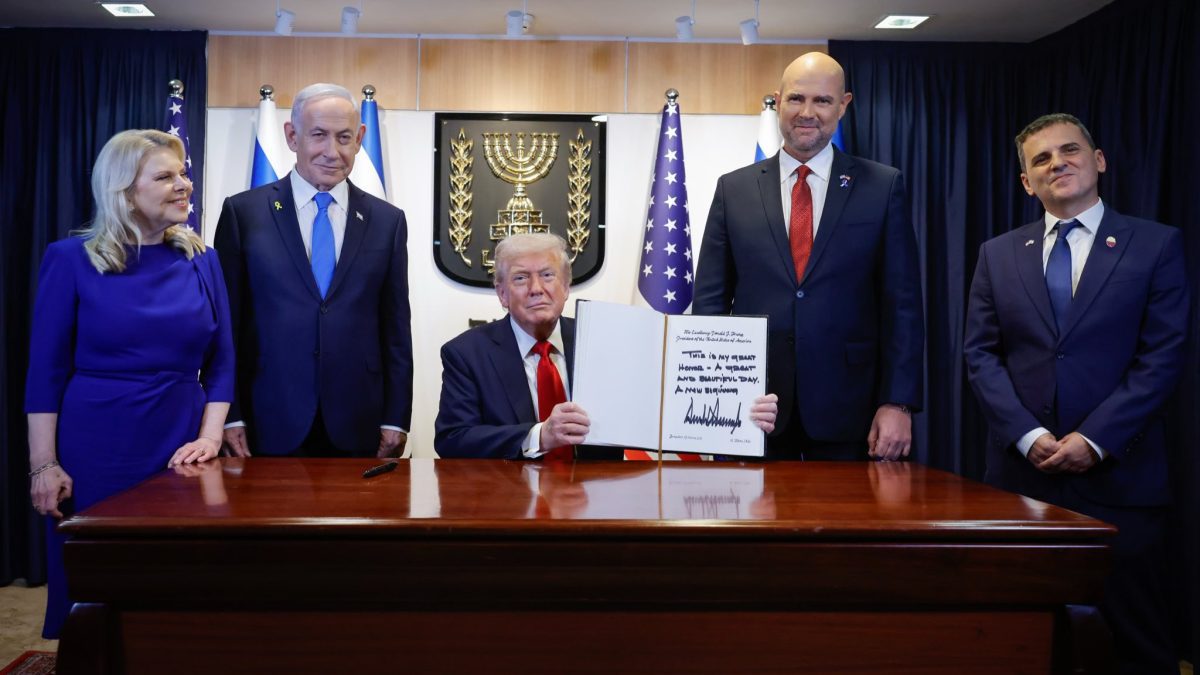 Trump flies to Egypt for Gaza peace summit