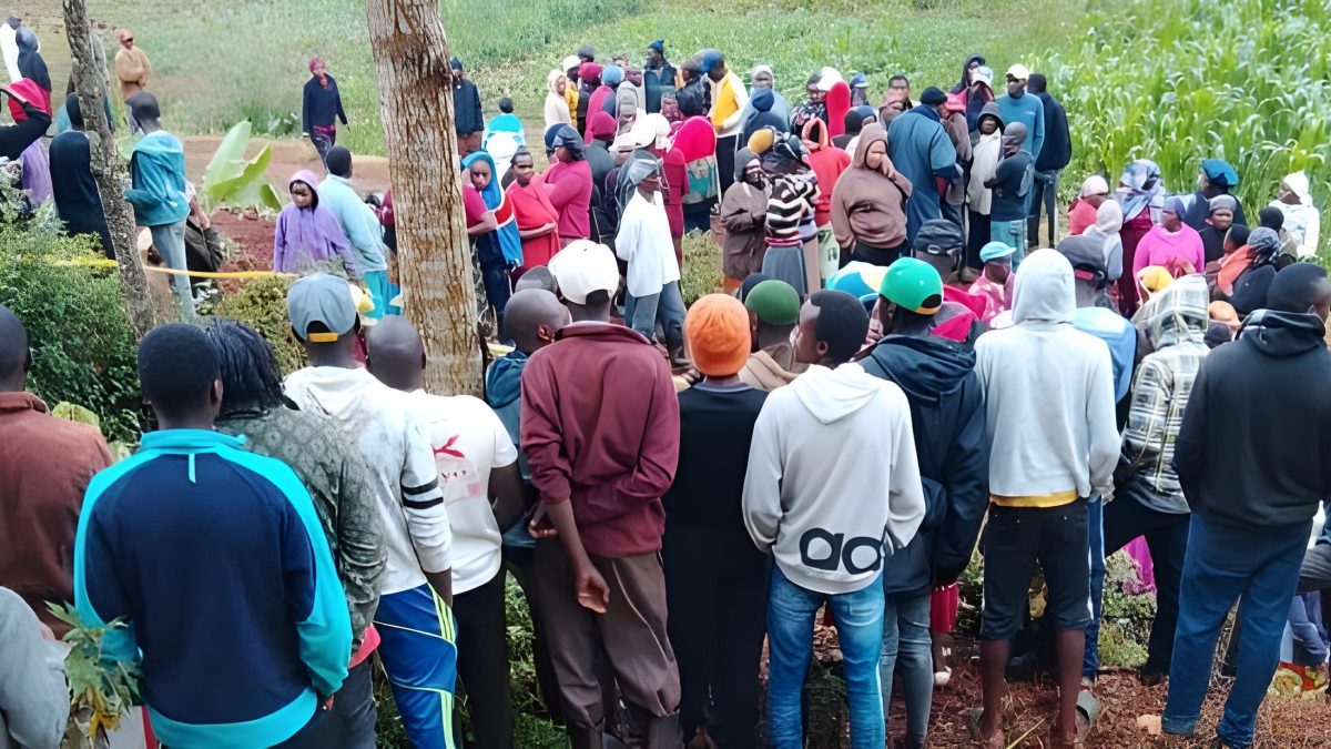 Residents of Ithiru village in Kandara milling around the scene where the body of Kibui Kariru was dumped last week. PHOTO/Wangari Njuguna/K24 Digital
