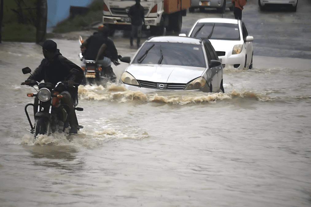 A photo shows a flooded road in Kenya. PHOTO/Screengrab by K24 Digital