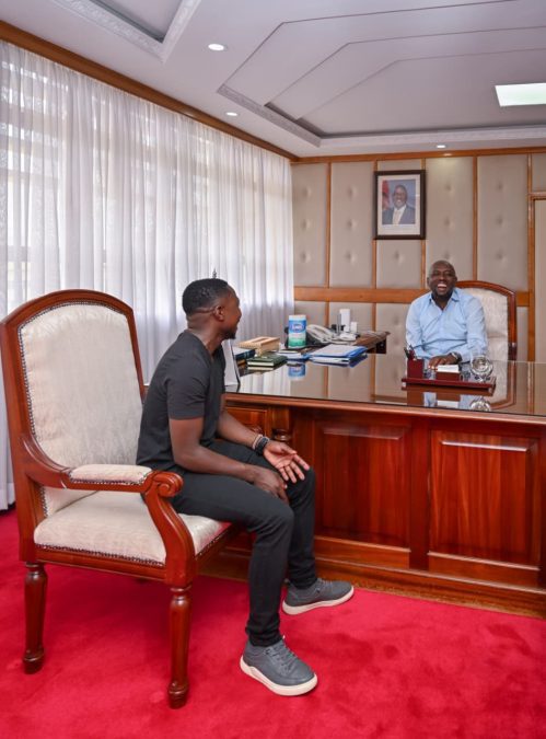 Murkomen having a conversation with TikToker Papa Lewisoo. PHOTO/https://web.facebook.com/OnesimusKipchumbaMurkomen