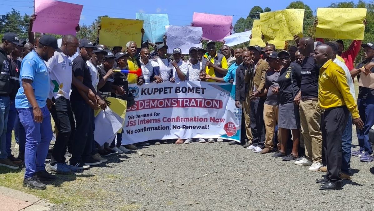 Bomet based KUPPET Teachers during protests calling on the government to confirm the employment status of 20,000 JSS Interns. PHOTO/Emmanuel Rono
