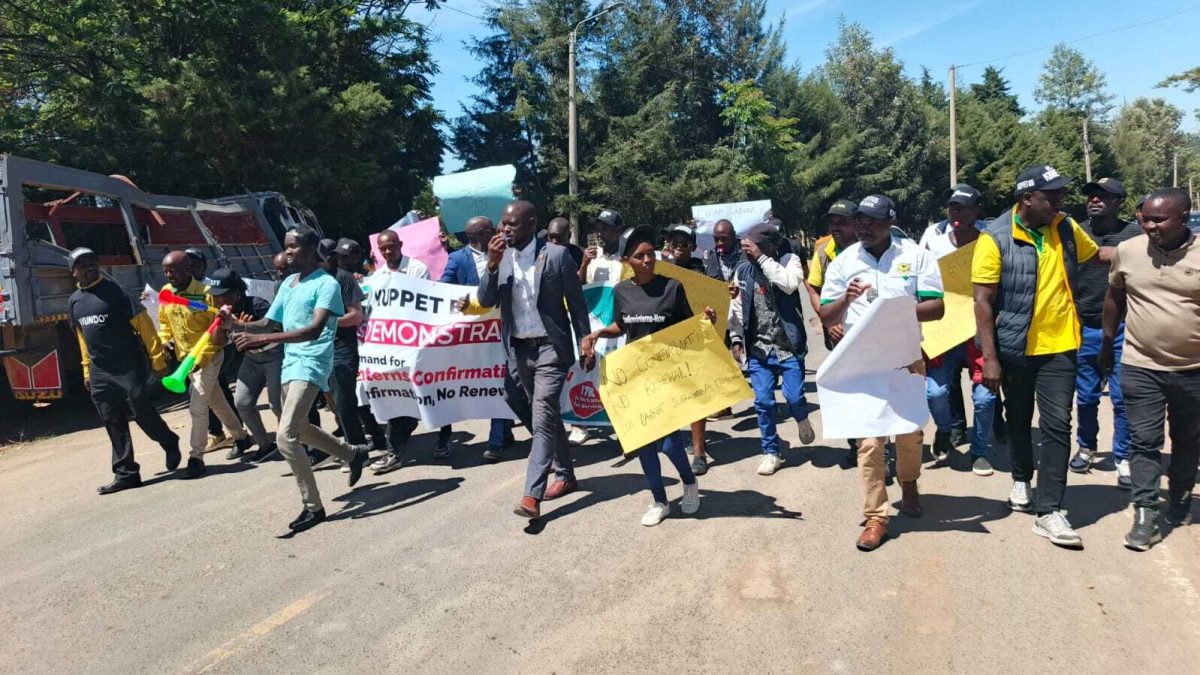 Bomet based KUPPET Teachers during protests calling on the government to confirm the employment status of 20,000 JSS Interns. PHOTO/Emmanuel Rono