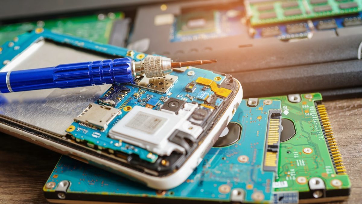 Explained: The dilemma Kenyans face when choosing gadget repair services