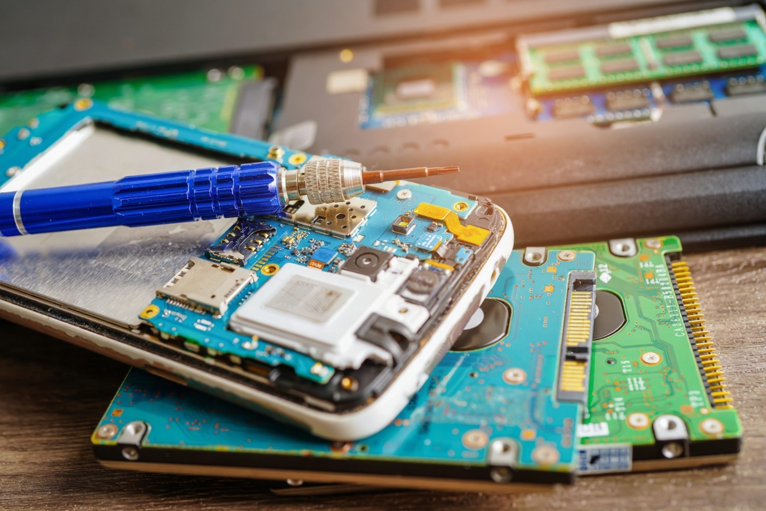 Explained: The dilemma Kenyans face when choosing gadget repair services