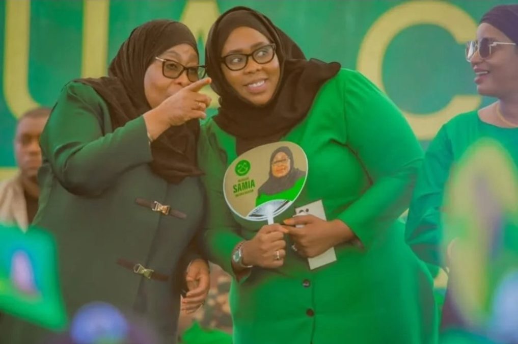 Tanzania's President Samia Suluhu Hassan with her daughter, Wanu Hafidh Ameir. PHOTO/@AfricaFactsZone.
