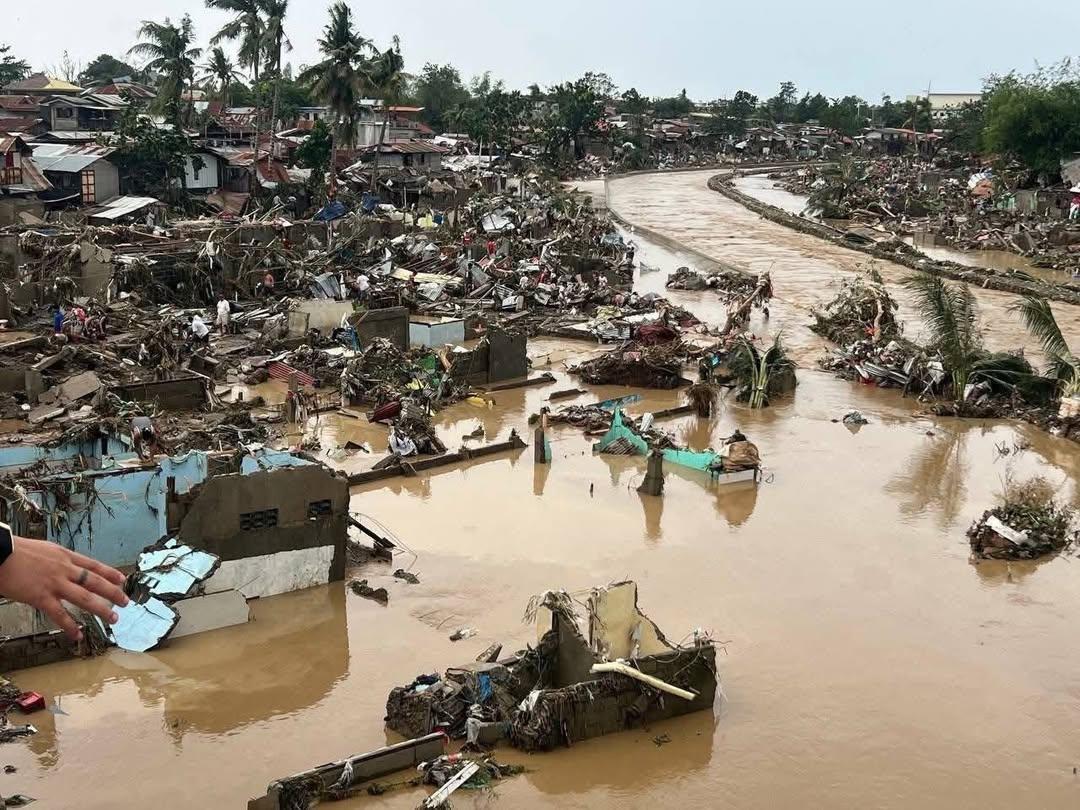 Typhoon Kalmaegi moves to Vietnam days after killing 114 in the Philippines