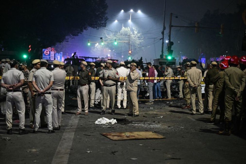 Indian police at a accident scene. PHOTO/@Sfaisalafridi/X