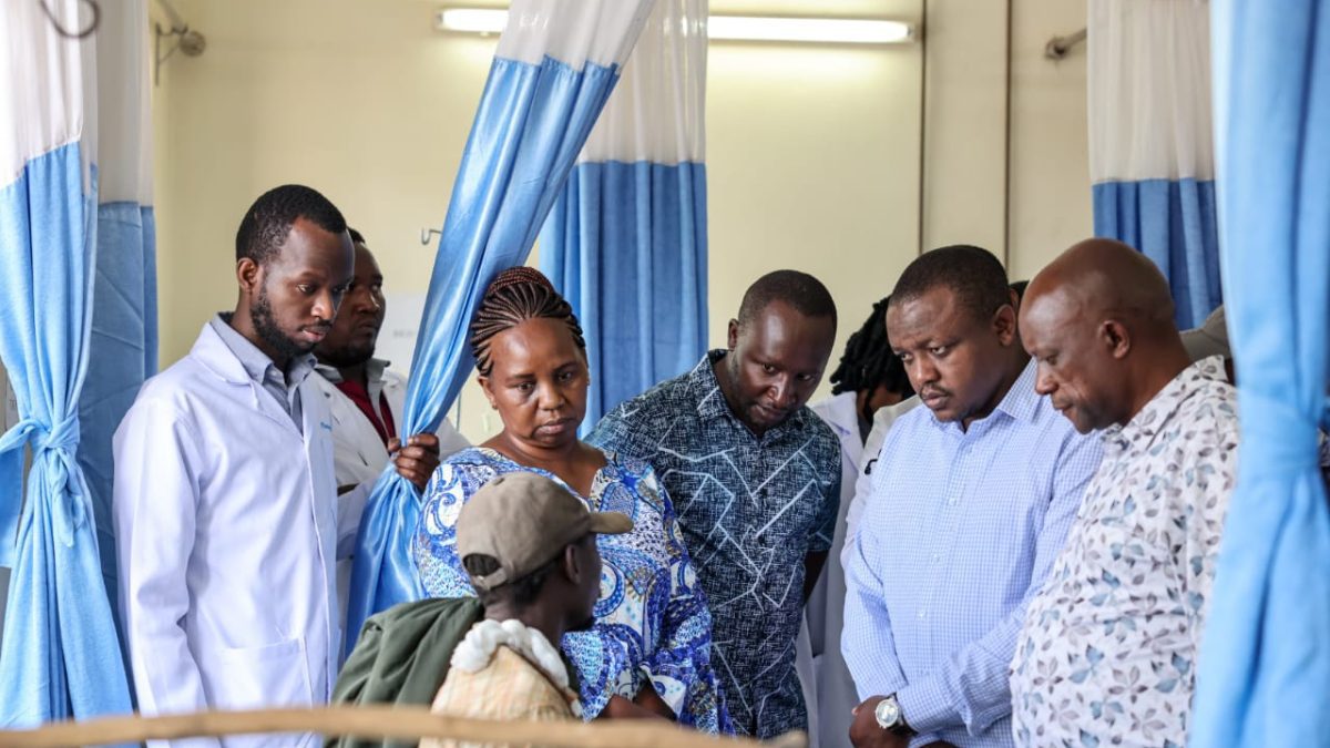 Makueni Deputy Governor Lucy Mulili and Makueni medics when she visited survivors of the Ngoluni accident that claimed six lives. PHOTO/Faustine Kameti