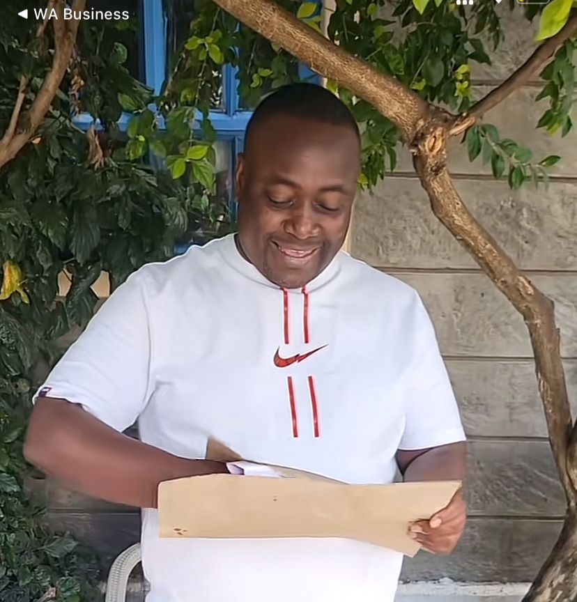 Pastor Kanyari reacts after his workers console him with cash gift days after Betty’s burial