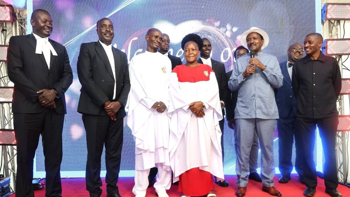 Pastor Ezekiel poses with wife Sarah and Kalonzo Musyoka during the dowry event. PHOTO/https://www.facebook.com/profile.php?id=100084566524914