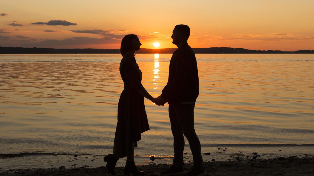 How to spot red flags on first date