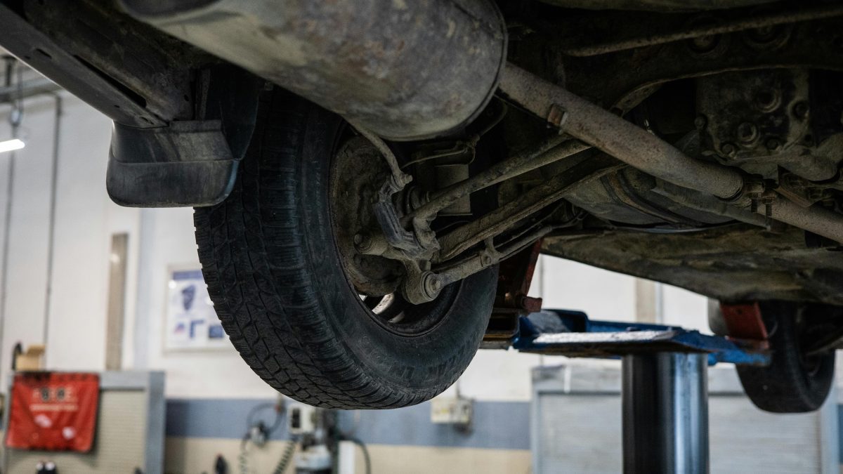 7 signs your mechanic is ripping you off and what to do
