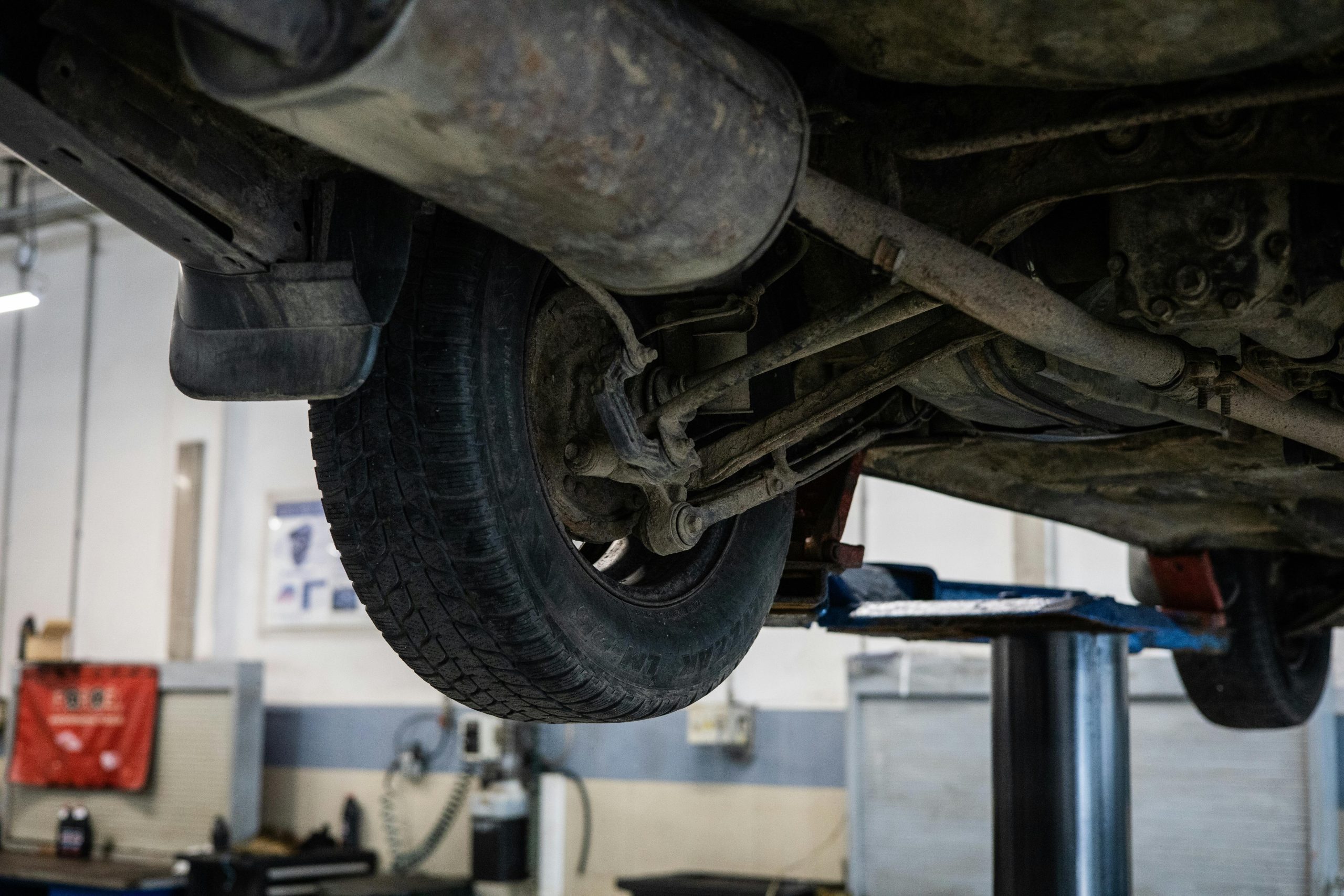7 signs your mechanic is ripping you off and what to do