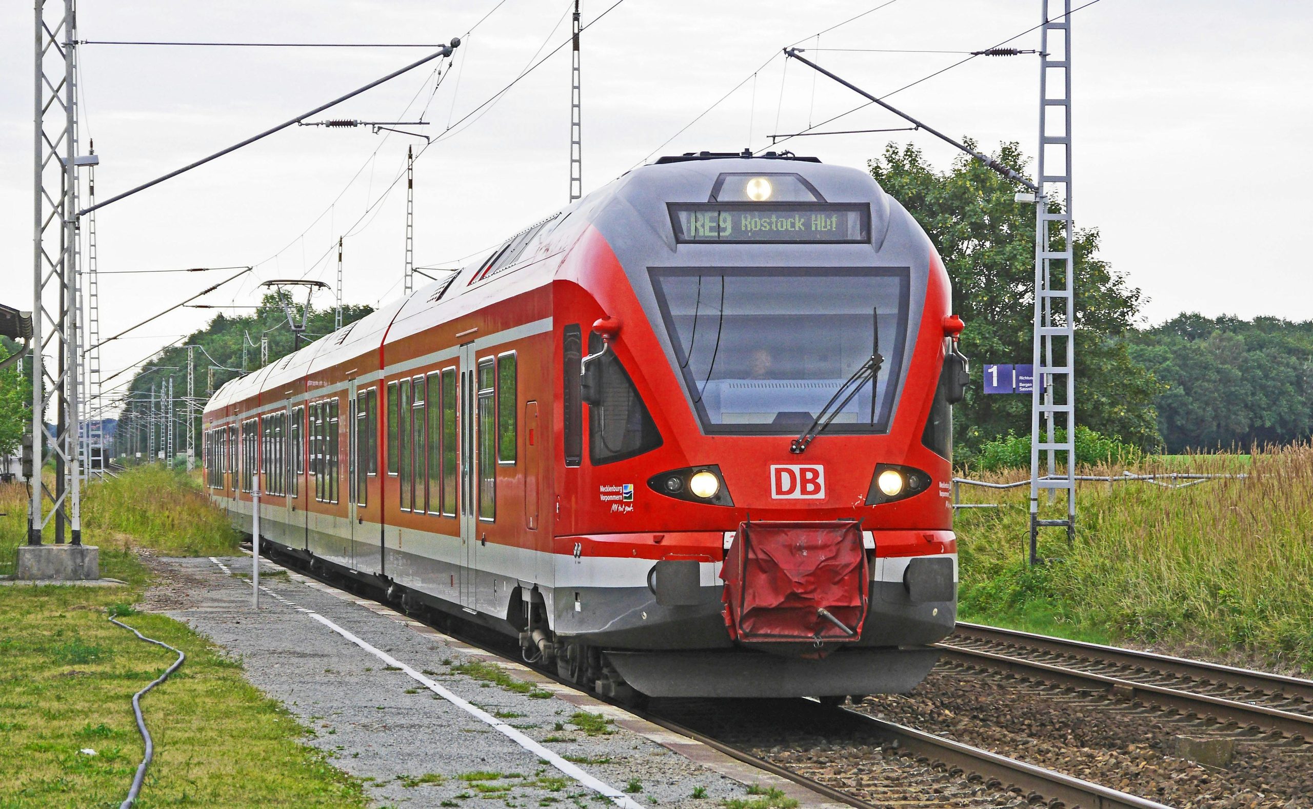 How a train worker saved many lives from a stabbing attack