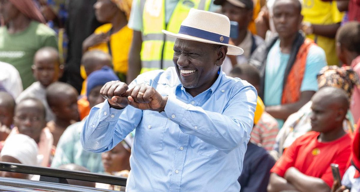 President William Ruto gestures ‘Ngumi Mbwegze’ during a rally in Kitui on November 13, 2025. PHOTO/https://www.facebook.com/williamsamoei