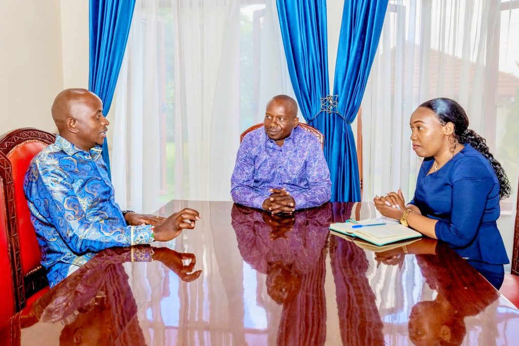 Charity Waruinu meeting Kithure Kindiki and Eric Wamumbi. PHOTO/https://www.facebook.com/profile.php?id=100071124084185