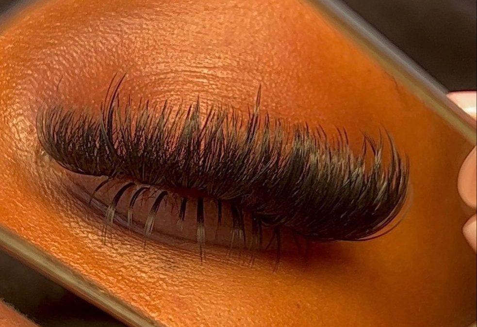 How to safely remove eyelash extensions at home