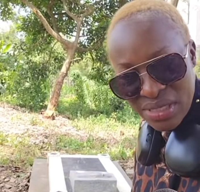Nyako at Brian Chira's grave. PHOTO/Screengrab by K24 Digital of TikTok live by @nyako