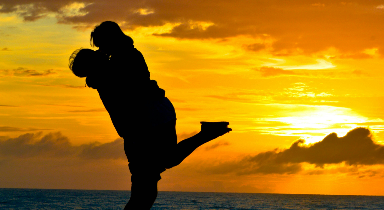 3 reasons why couples eventually start looking alike