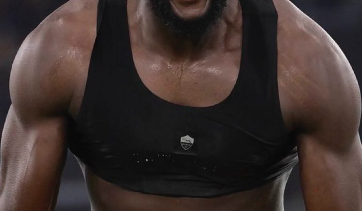 Why footballers wear bra-like vests during training