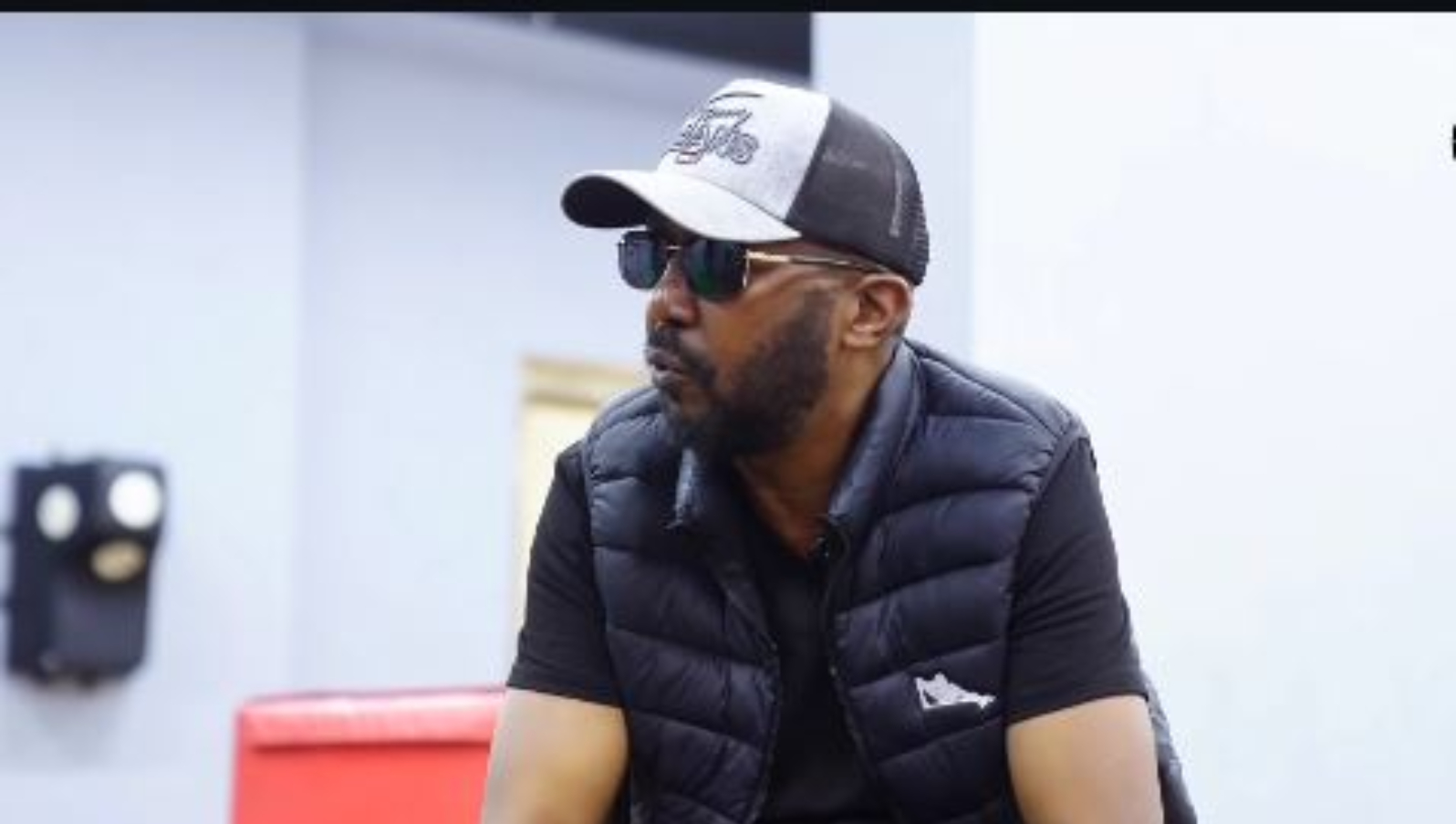 Andrew Kibe congratulates himself for international award