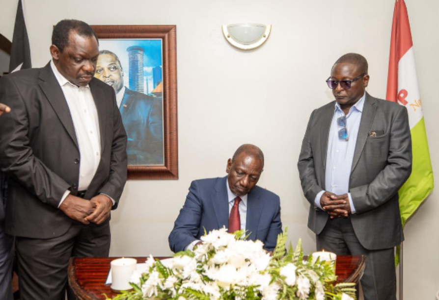 PHOTOS: Ruto condoles with family of late Jirongo at Gigiri home