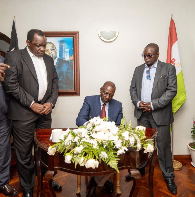 President William Ruto at Cyrus Jirongo's home in Gigiri condling his family. PHOTO/@WilliamsRuto/X