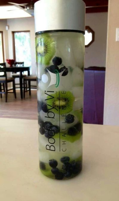 Blueberries, Kiwi fruit in a bottle of water. Image used for illustration purposes. PHOTO/Pexels