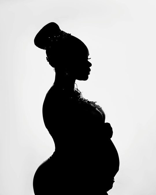 A silhouette of a pregant woman. PHOTO/Pexels