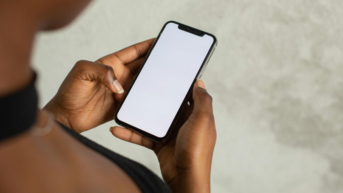 5 simple ways to fix a hanging phone